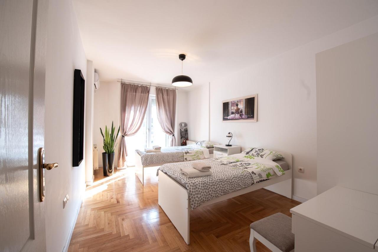 Ema Central Apartment Novi Sad Extérieur photo